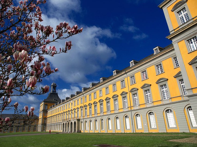 Bonn_Hauptgebaeude_13_Frank Luerweg  Universität Bonn.jpg